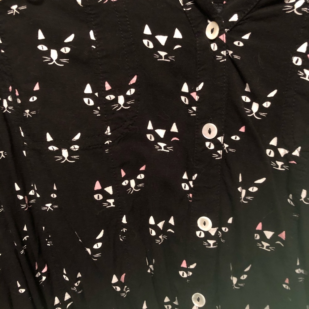 Cat themed button down - Picture 2 of 4